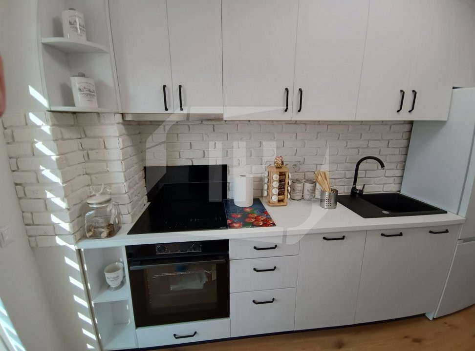 Apartament 2 camere, decomandat, parcare, zona Auchan