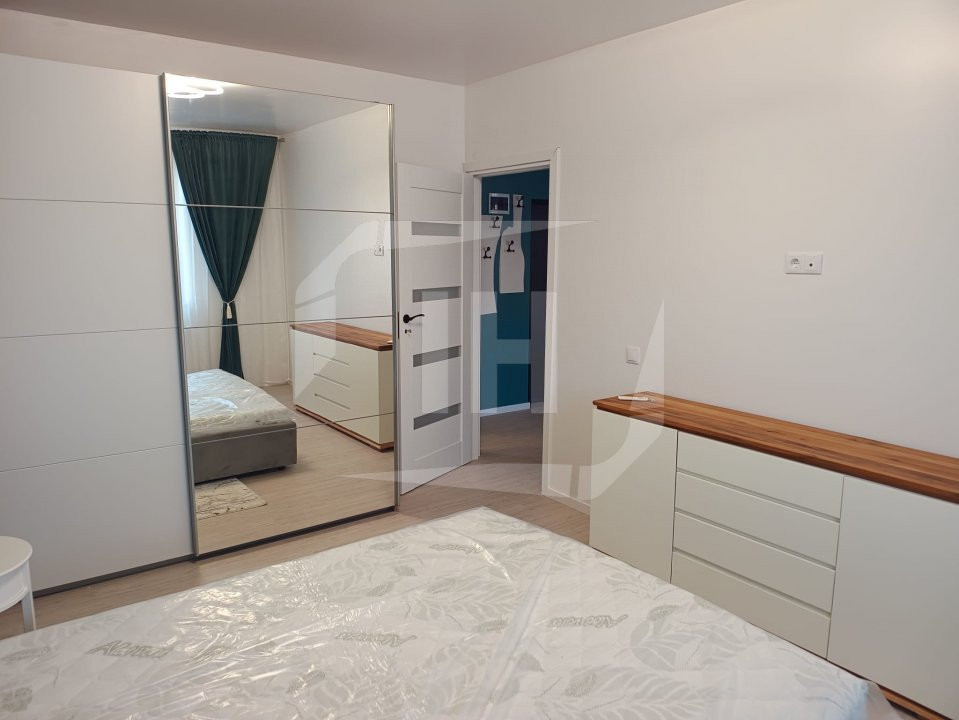 Apartament 2 camere, lux, parcare, intermediar