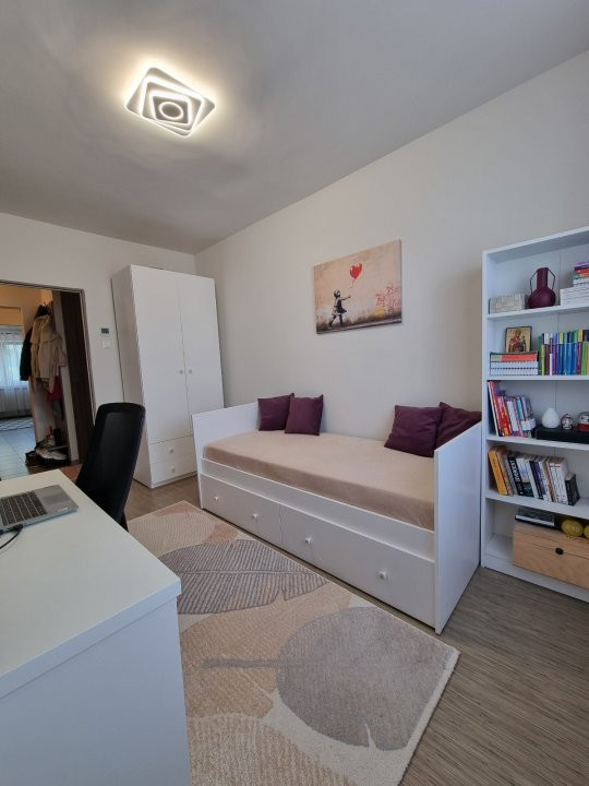 Apartament 4 camere decomandat, gata de mutat!