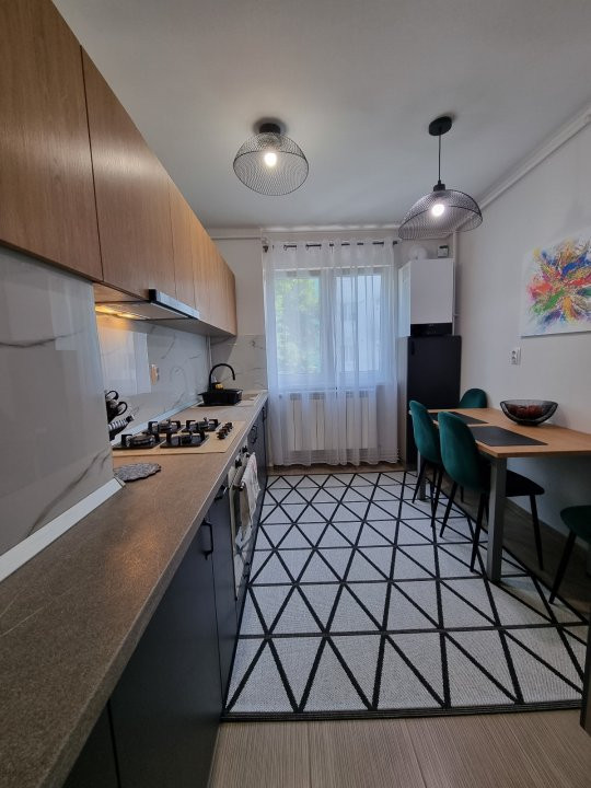 Apartament 4 camere decomandat, gata de mutat!