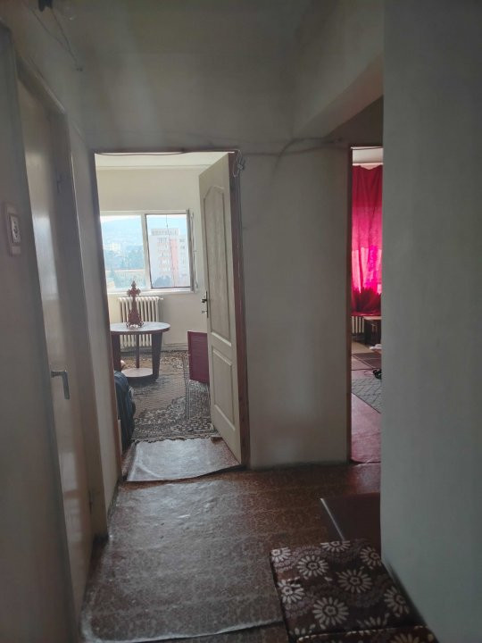 Apartament 3 camere decomandat, zona Calea Floresti