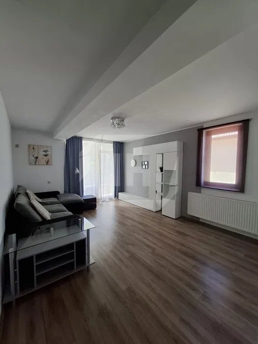 Apartament 4 camere, 2 bai, garaj, zona Calea Turzii