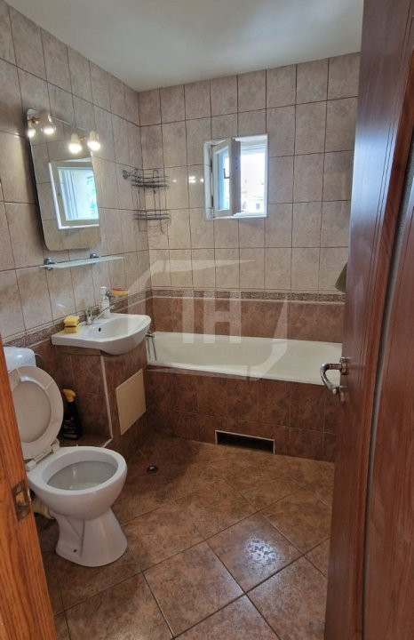 Apartament cu 3 camere decomandat, zona Manastur