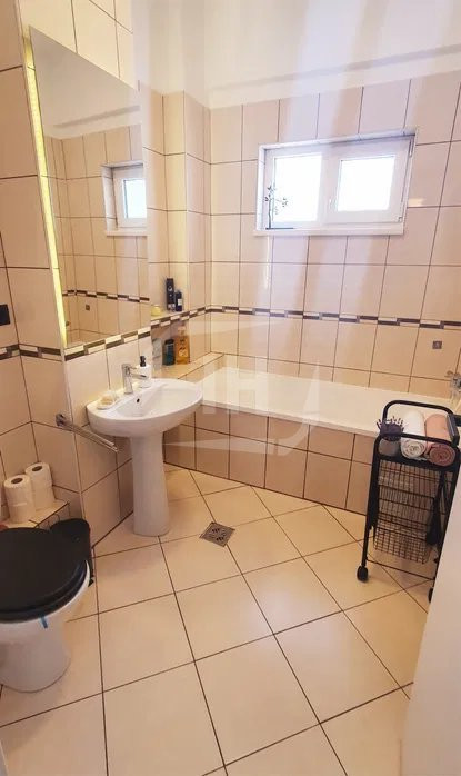 Apartament 2 camere, garaj propriu, zona NTT Data