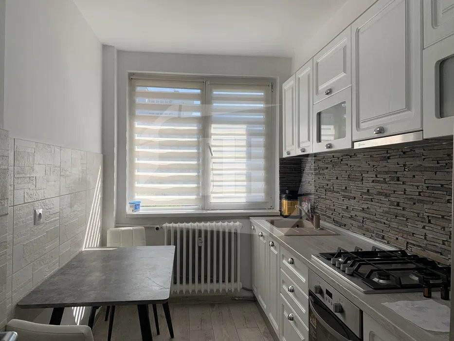 Apartament 3 camere, parcare, zona Parcul Centrul