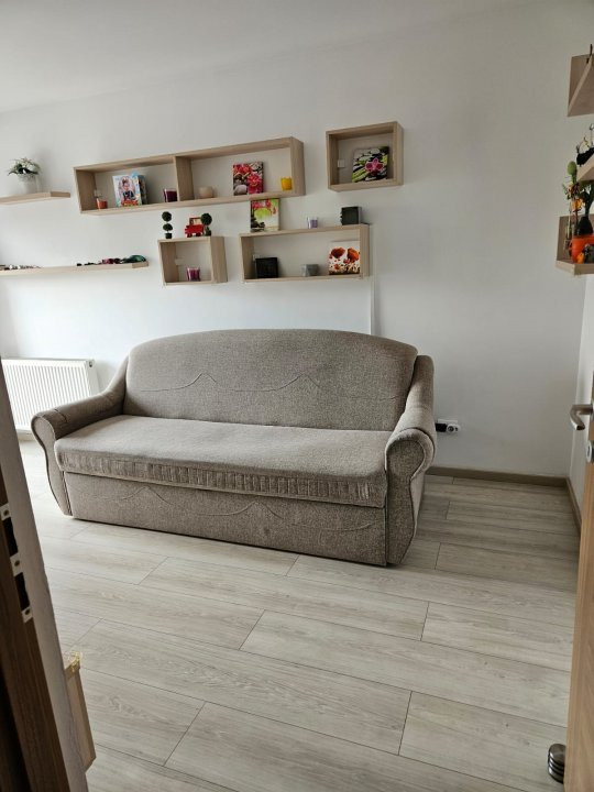 Apartament 2 camere decomandat,  parcare, zona Vivo