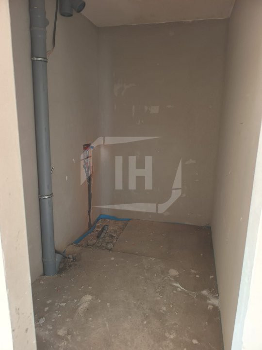 Apartament cu 2 camere, decomandat, intermediar, complex rezidential privat