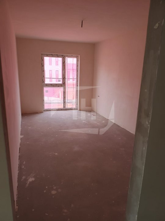 Apartament cu 2 camere, decomandat, intermediar, complex rezidential privat