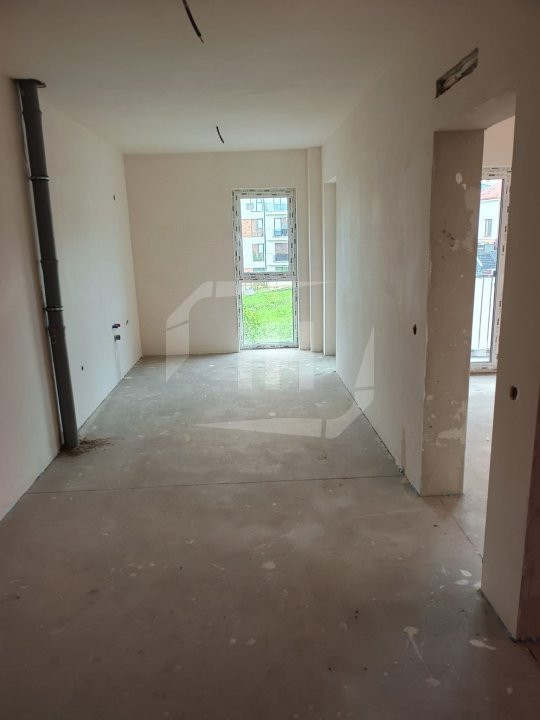 Apartament cu 2 camere, decomandat, intermediar, complex rezidential privat