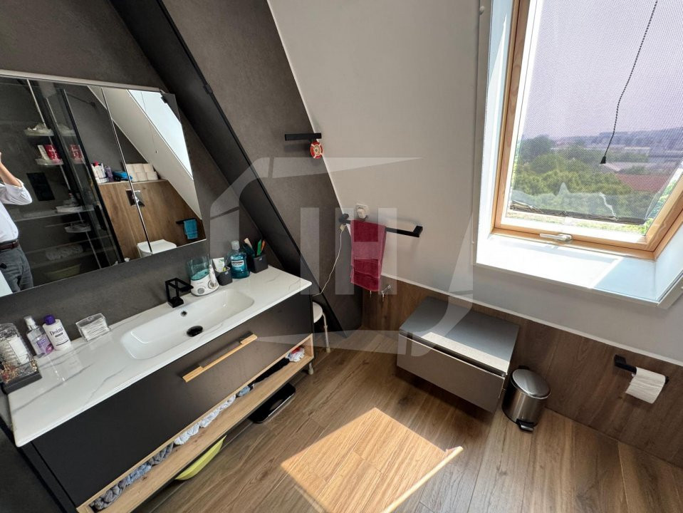 Penthouse cu 3 camere, 135 mp terasa, complet mobilat si utilat modern