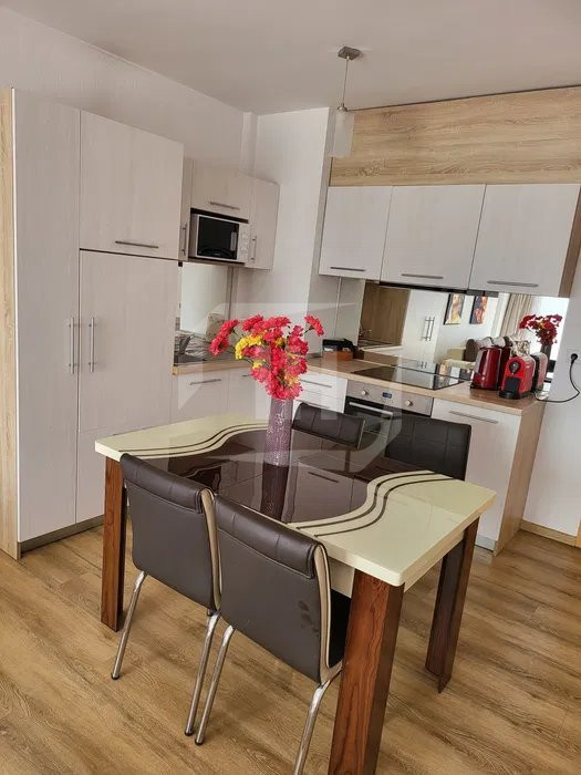 Apartament cu 2 camere, parcare, zona Iulius Mall