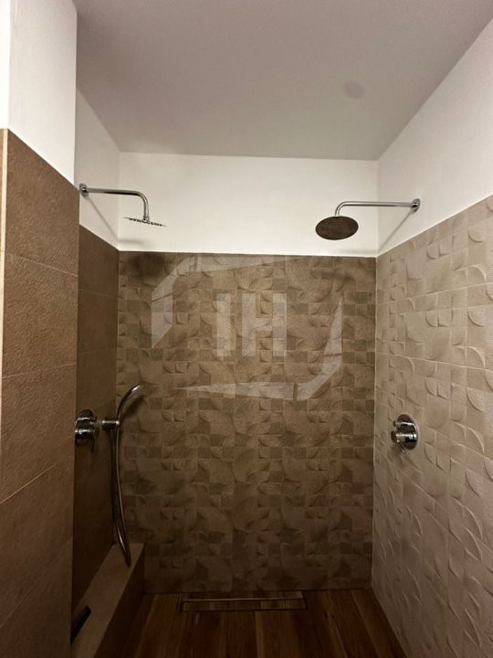 Apartament in Vila 78 mp utili, curte, 2 parcari, Gruia