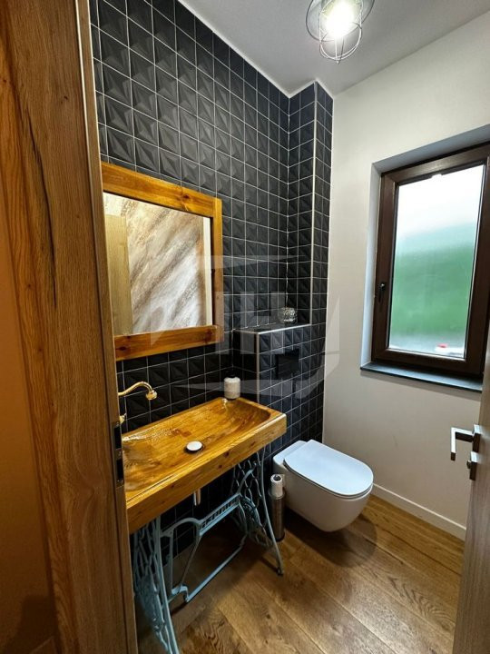 Apartament in Vila 78 mp utili, curte, 2 parcari, Gruia