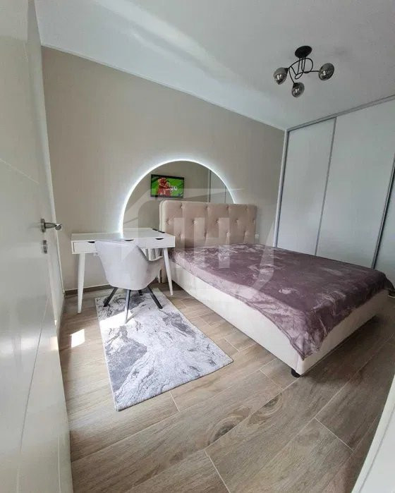 Apartament 2 camere, semidecomandat, parcare, zona Sigma