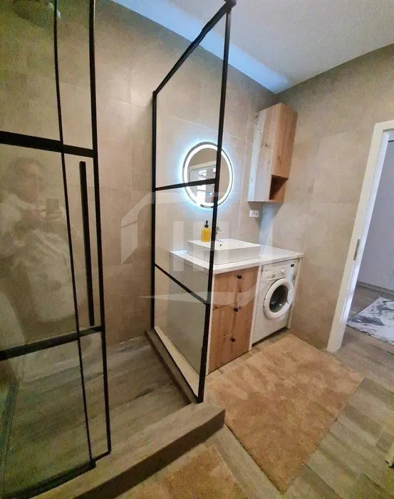 Apartament 2 camere, semidecomandat, parcare, zona Sigma