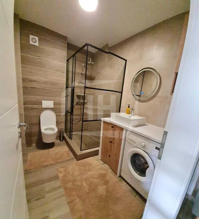 Apartament 2 camere, semidecomandat, parcare, zona Sigma