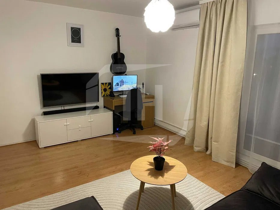 Apartament 3 camere, decomandat, zona Spitalului de Recuperare
