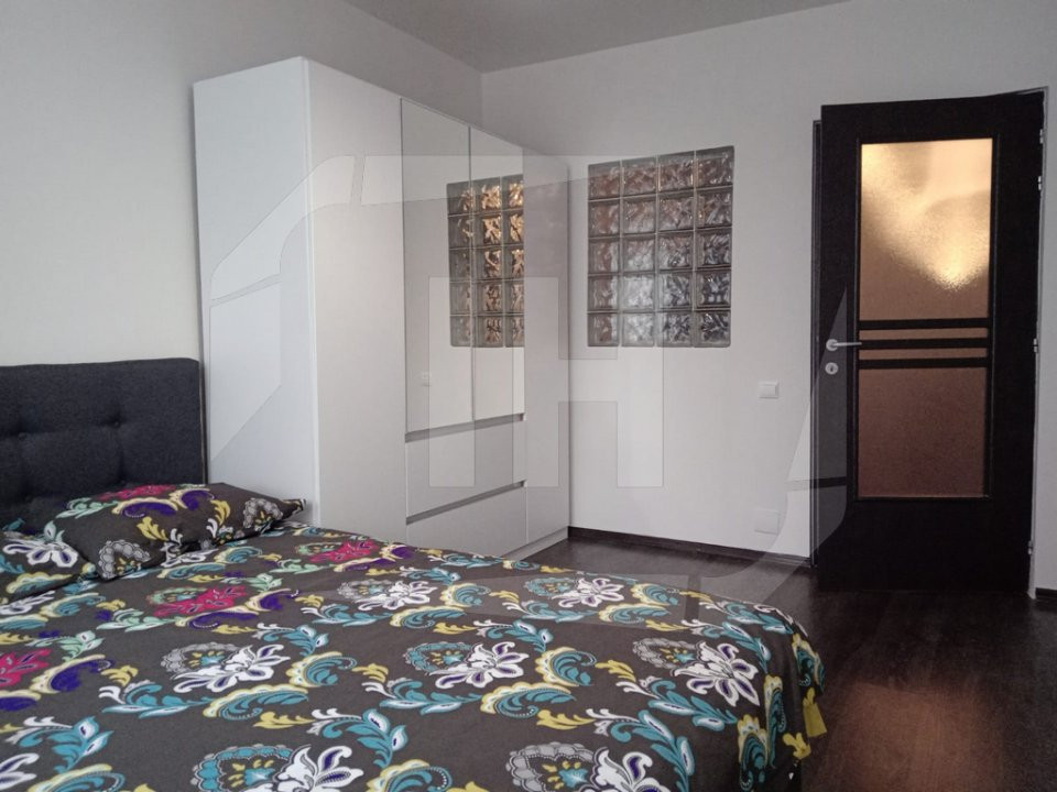 Apartament 2 camere decomandat, parcare, zona Vivo
