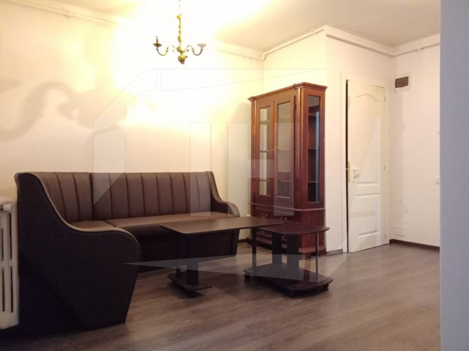 Apartament 2 camere decomandat, parcare, zona Vivo