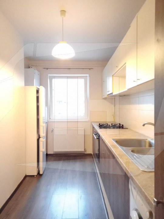 Apartament 2 camere decomandat, parcare, zona Vivo