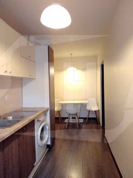 Apartament 2 camere decomandat, parcare, zona Vivo