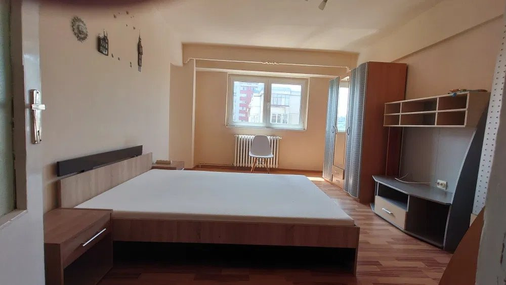 Apartament 2 camere decomandate, etaj 3 in zona Iulius Mall