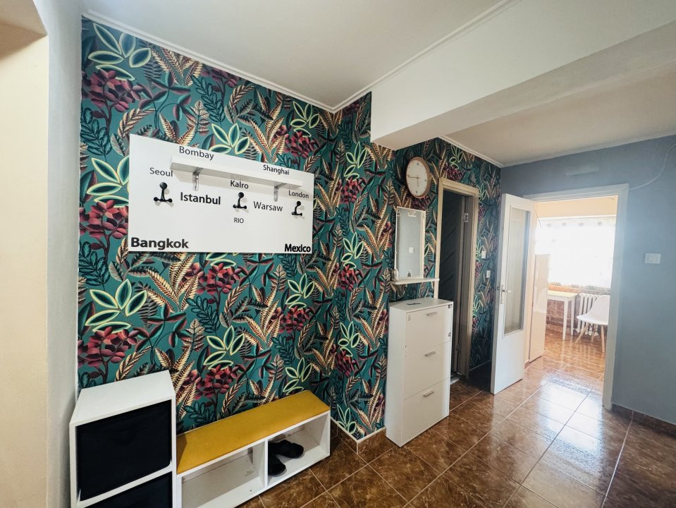 Apartament 2 camere decomandate, etaj 3 in zona Iulius Mall