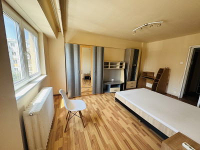 Apartament 2 camere decomandate, etaj 3 in zona Iulius Mall