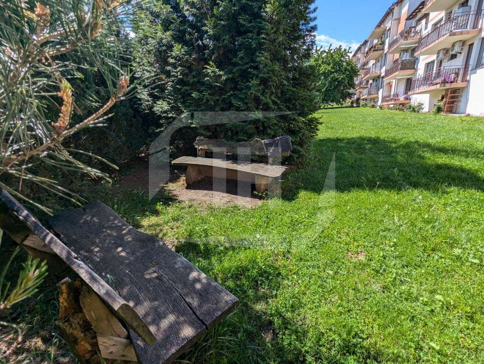 Apartament 3 camere, 2 parcari, beci si 1500 mp de verdeata!