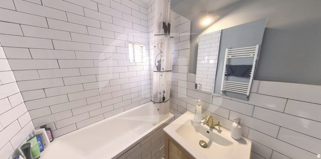 Apartament 2 camere, decomandat, intermediar, zona Piata Abator