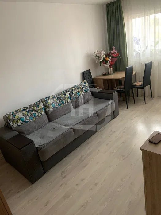 Garsoniera renovata zona UMF