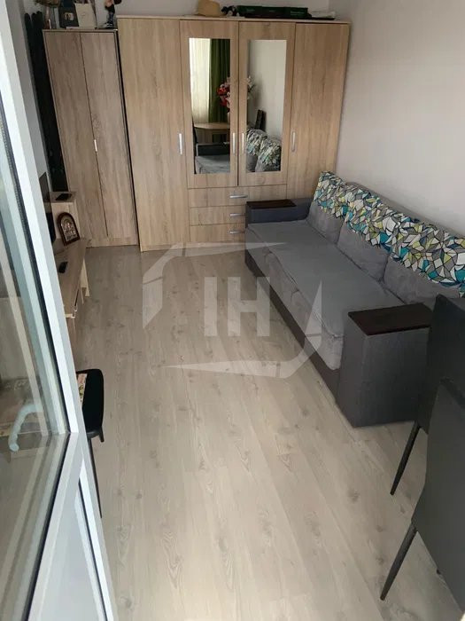 Garsoniera renovata zona UMF