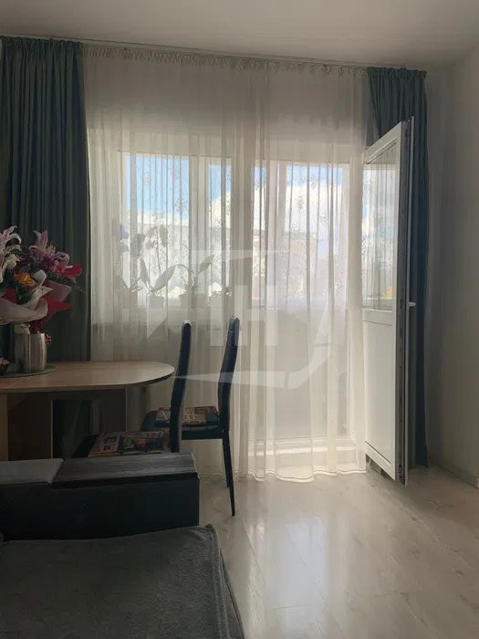 Garsoniera renovata zona UMF
