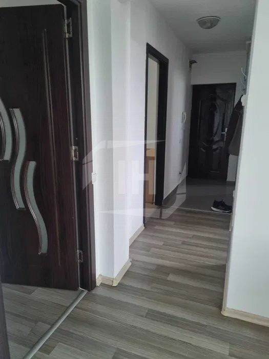 Apartament 3 camere, etaj intermediar, Buna Ziua zona Fagului
