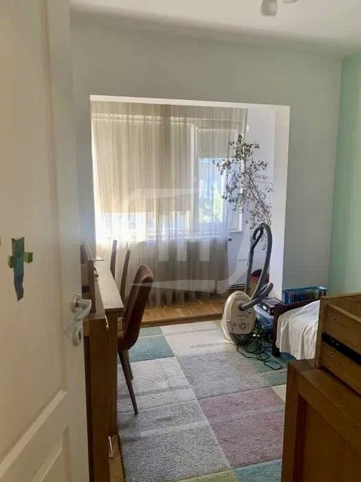 Apartament 4 camere, decomandat, parcare, Zorilor zona Spitalul de Recuperare