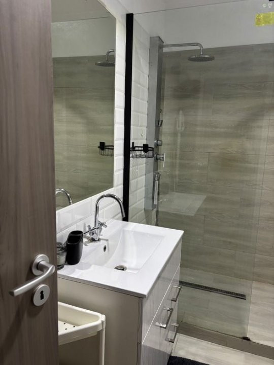 Apartament 2 camere cu parcare, zona Calea Baciului
