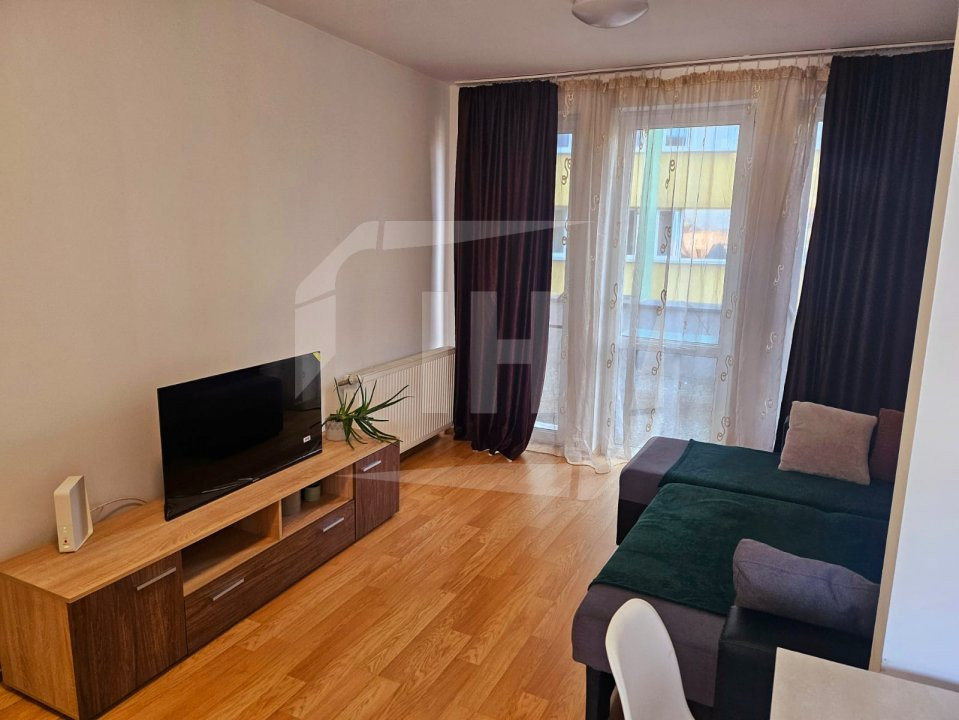 Apartament 2 camere, semidecomandat, 2 bai, zona UMF