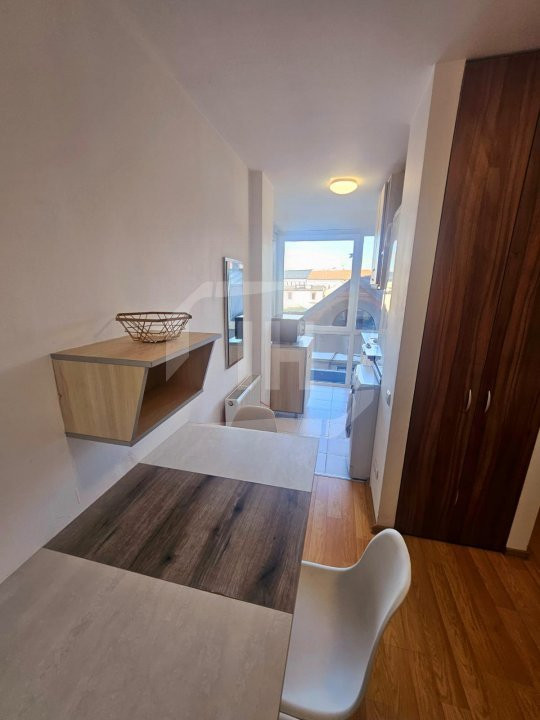 Apartament 2 camere, semidecomandat, 2 bai, zona UMF