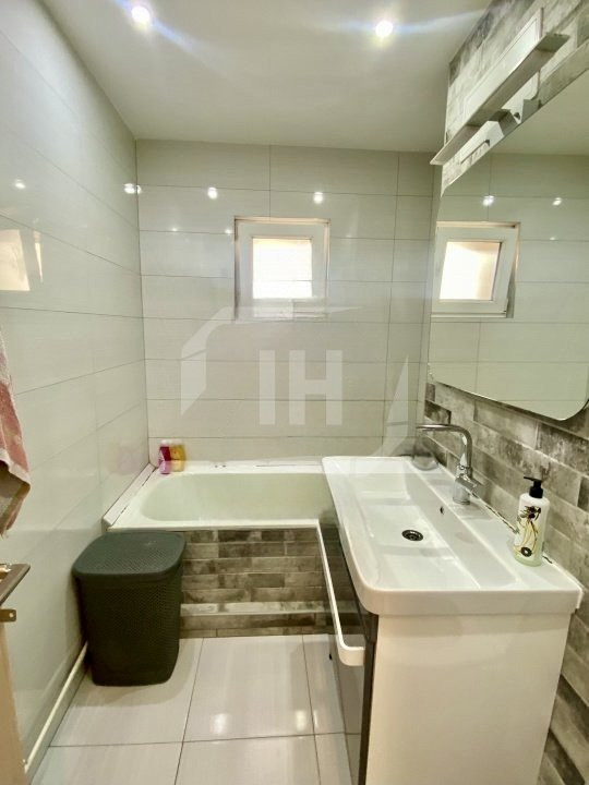Apartament 2 camere, decomandat, etaj intermediar in Marasti