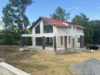 Casa individuala 144 mp utili si 750 mp teren, Salicea