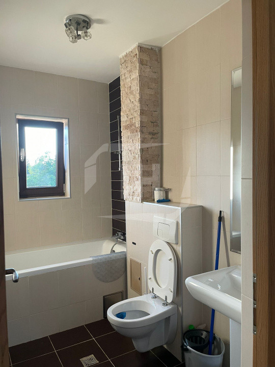 Apartament 2 camere, decomandat, parcare, zona Iulius Mall
