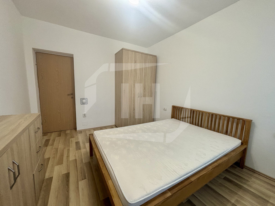 Apartament 2 camere, decomandat, parcare, zona Iulius Mall