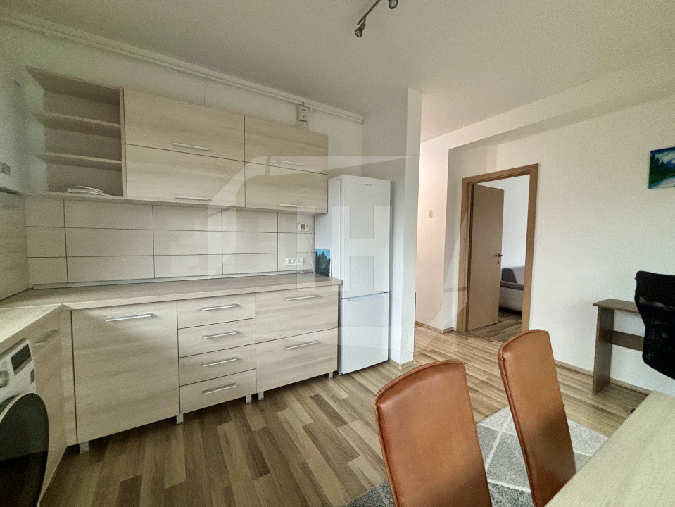 Apartament 2 camere, decomandat, parcare, zona Iulius Mall