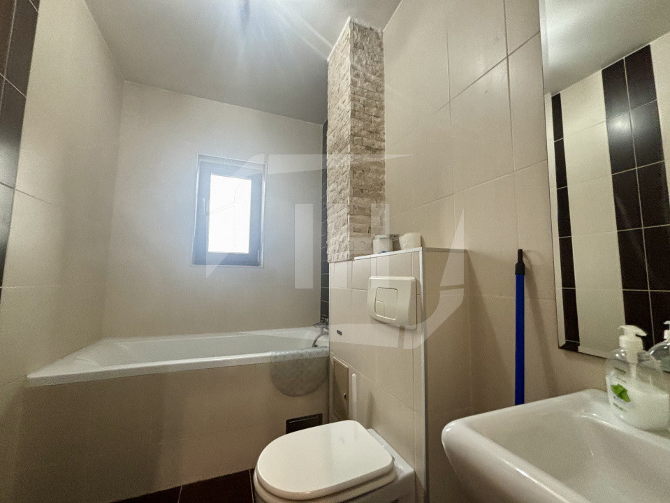 Apartament 2 camere, decomandat, parcare, zona Iulius Mall