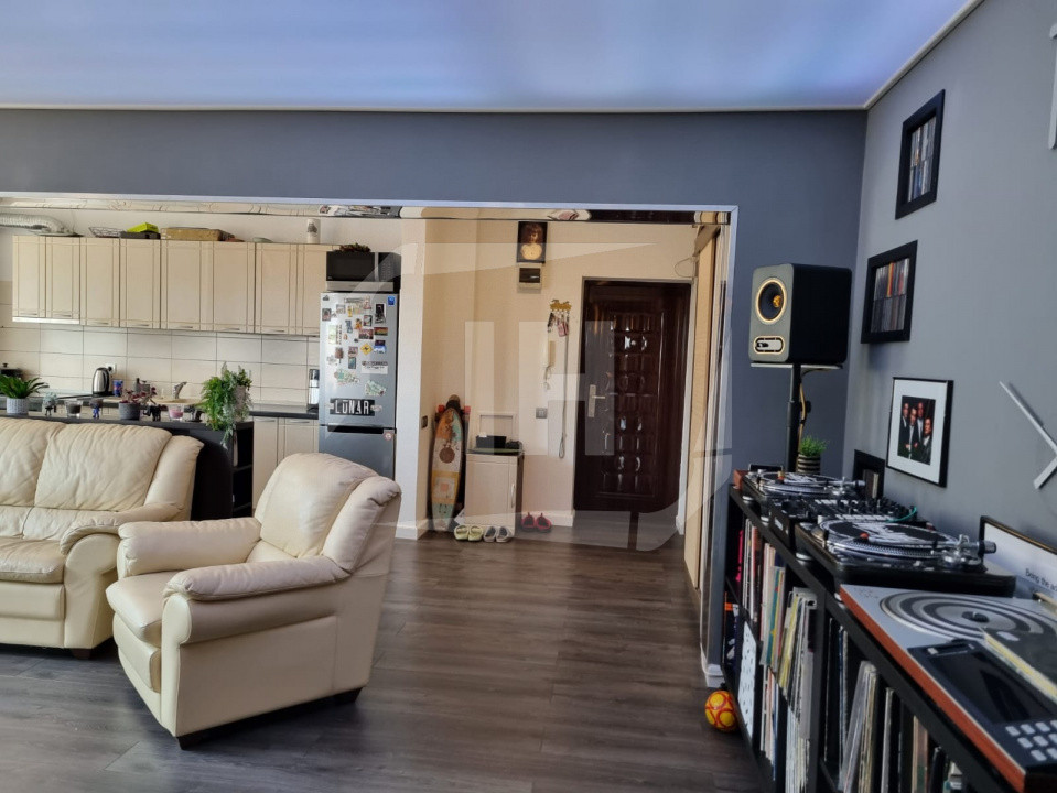 Apartament cu 2 camere, terasa, intermediar, parcare, zona Andrei Muresanu