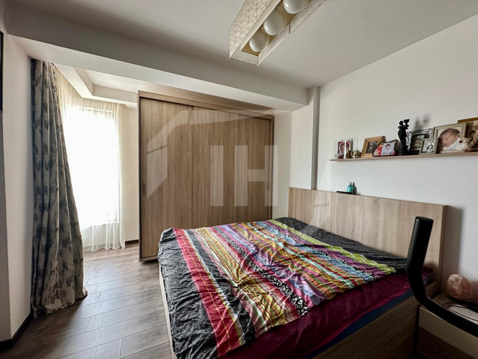 Apartament cu 3 camere, terasa, intermediar, parcare, zona Andrei Muresanu