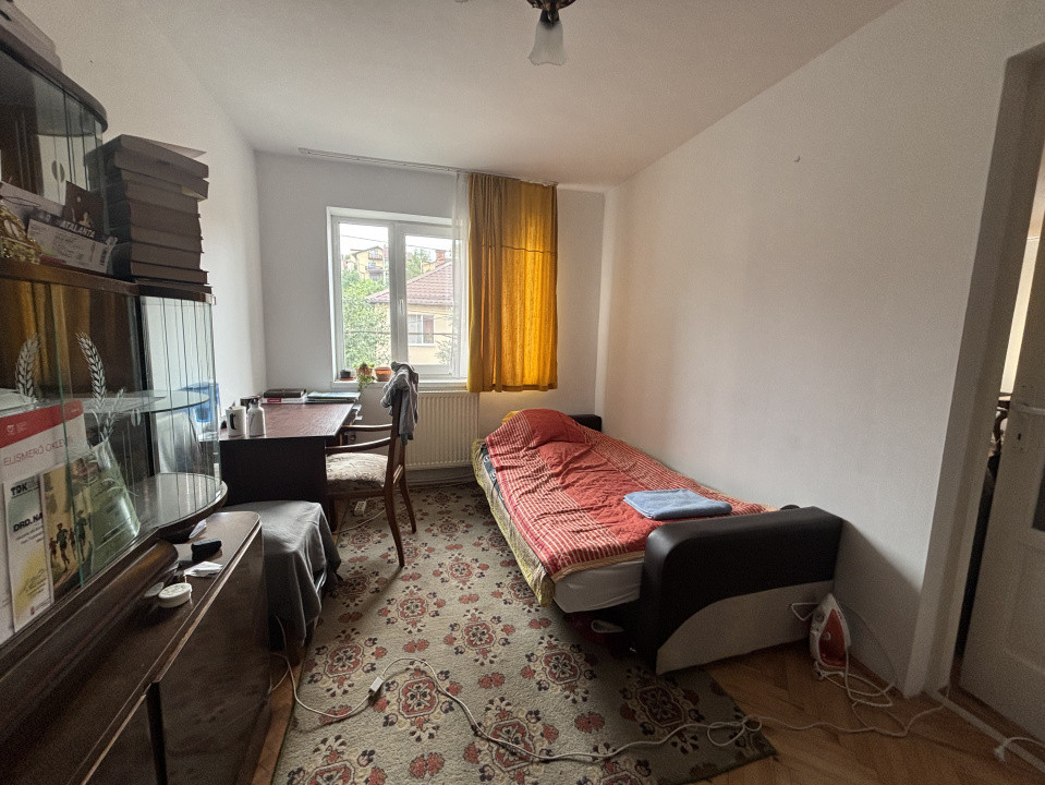 Apartament 4 camere, semidecomandat, 100mp, Gruia