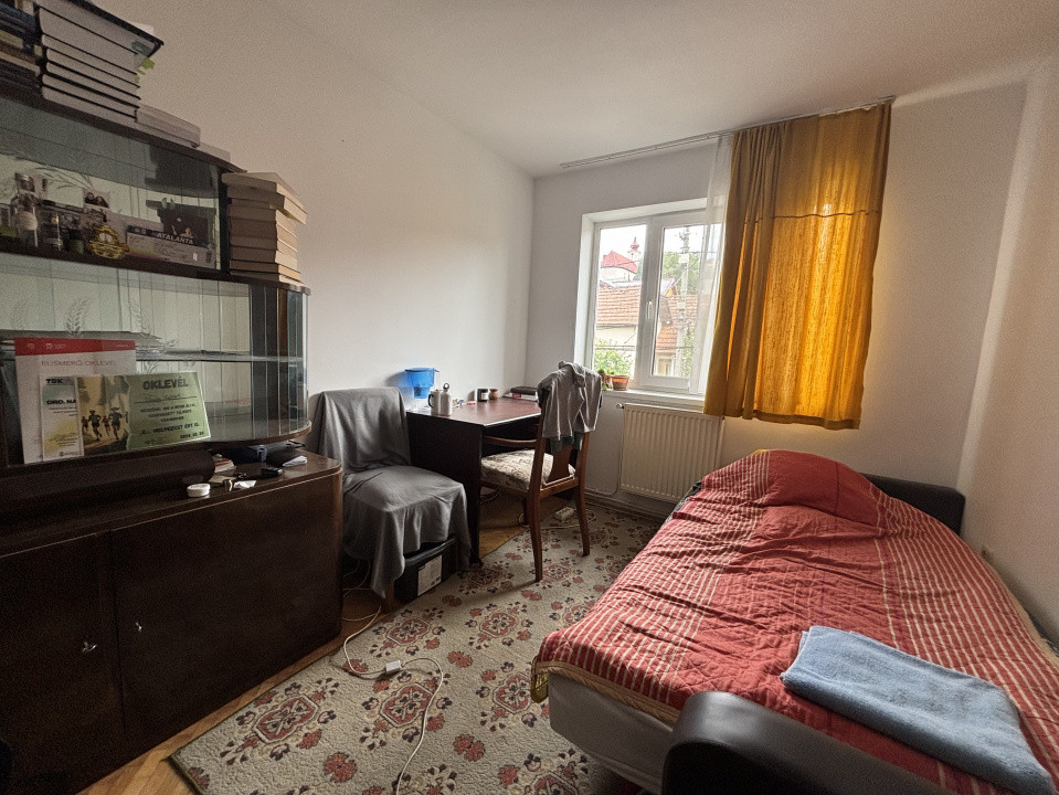 Apartament 4 camere, semidecomandat, 100mp, Gruia