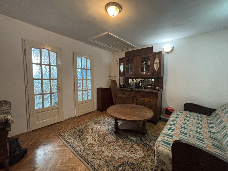 Apartament 4 camere, semidecomandat, 100mp, Gruia