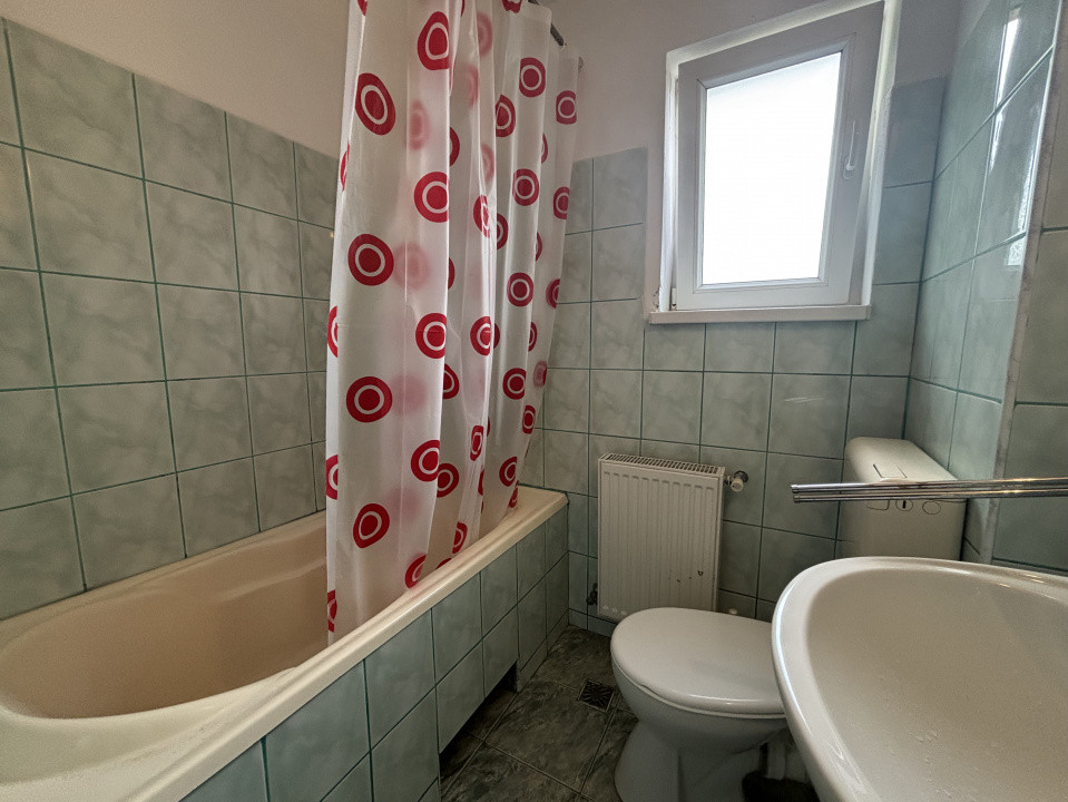 Apartament 4 camere, semidecomandat, 100mp, Gruia